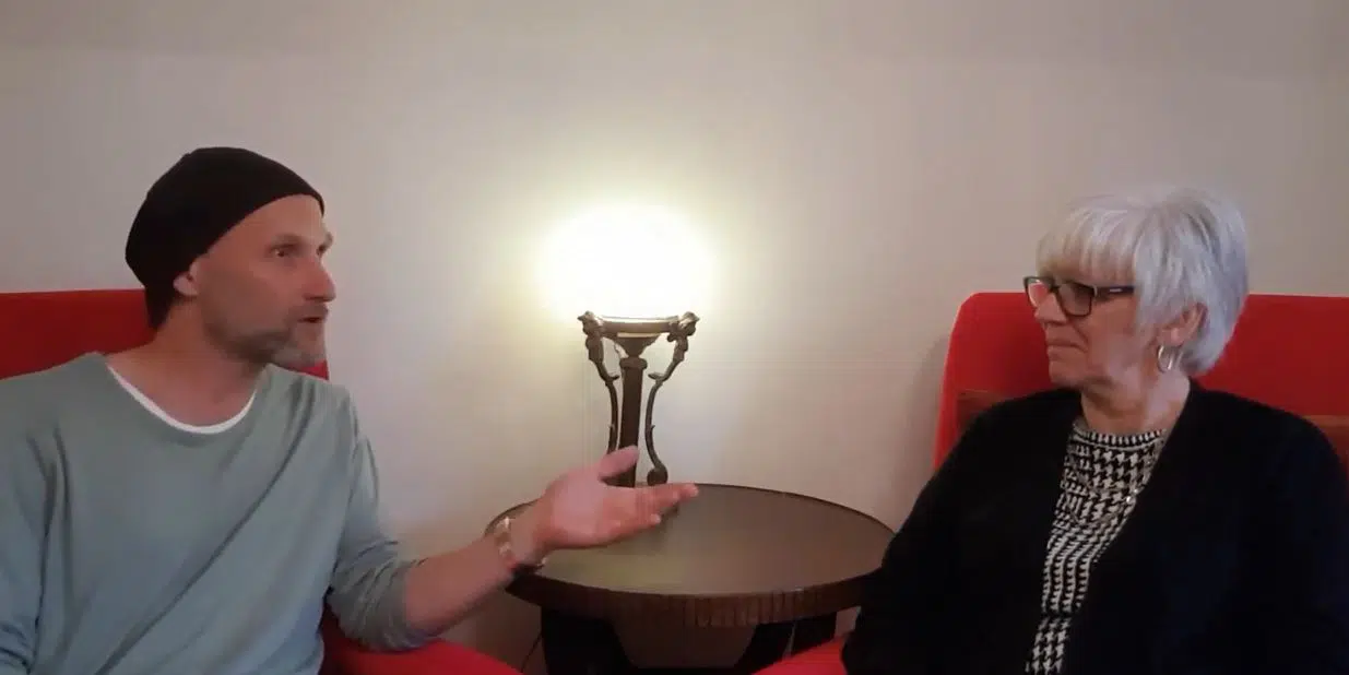 Sabine Stoick Sue Odam Sue Odam und Andreas Kallwitz im Gespräch über Tieftrance und mediale Kommunikation
